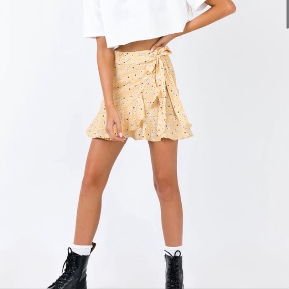 Host Pick✨ Princess Polly • Zecca Mini Skirt - Picture 2 of 13